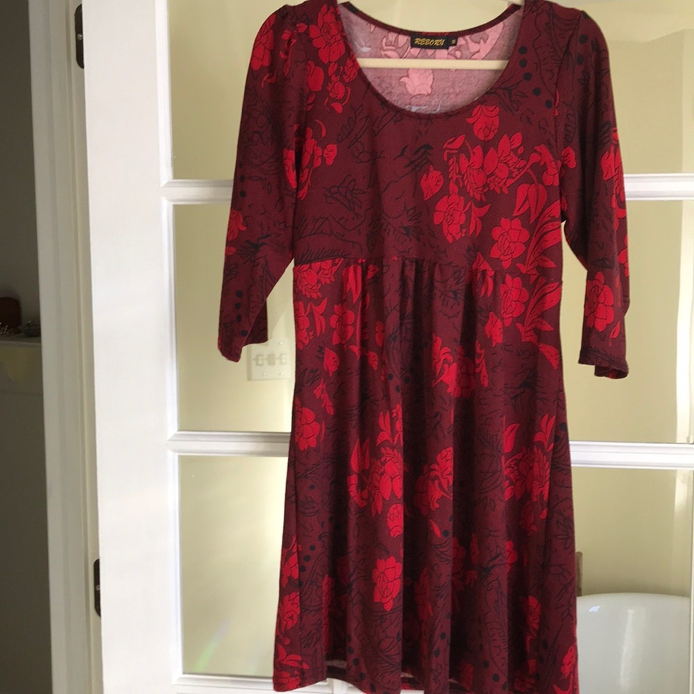Red and black paisley floral print tunic